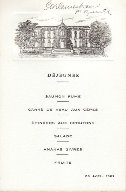 Déjeuner du 26 avril 1967 Saumon fumé Carré de veau aux cèpes Epinards aux croutons Salade Ananas givrès Fruits