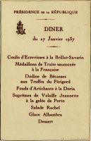Dîner du 27 janvier 1937<br />Présidence de la République<br /><br />Coulis d‘Ecrevisses à la Brillat-Savarin<br />Médaillons de Truite saumonnées à la Française<br />Dodine de Bécasses aux Truffes du Périgord<br />Fonds d‘Artichauts à la Doria<br />Suprêmes de Volaille Jeannette à la gelée de Porto<br />Salade Rachel<br />Glace Alhambra<br />Dessert